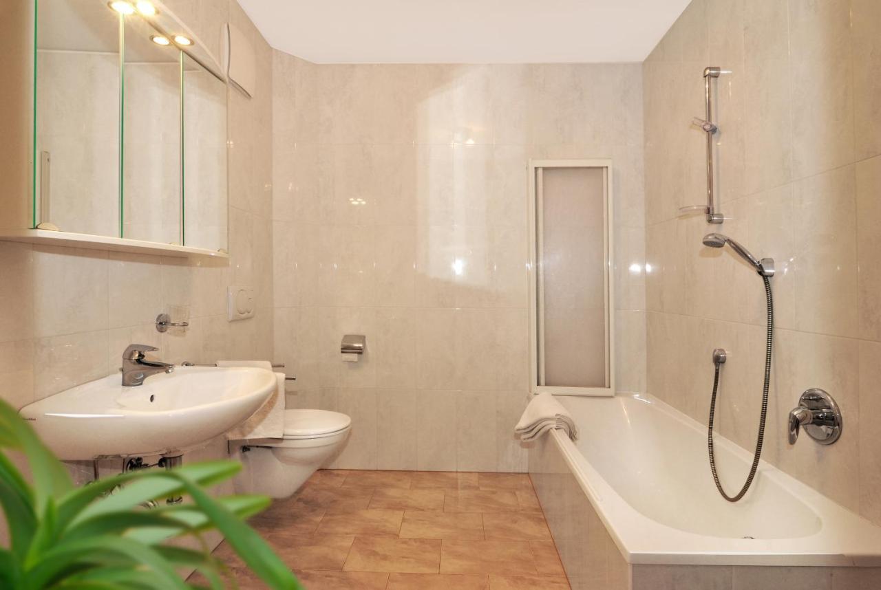 Apartamento Stoanpeppelehof Fiumes Exterior foto